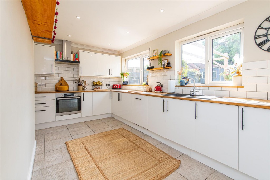 Images for Hallwood Road, Kettering EAID:oscarjamesapi BID:2