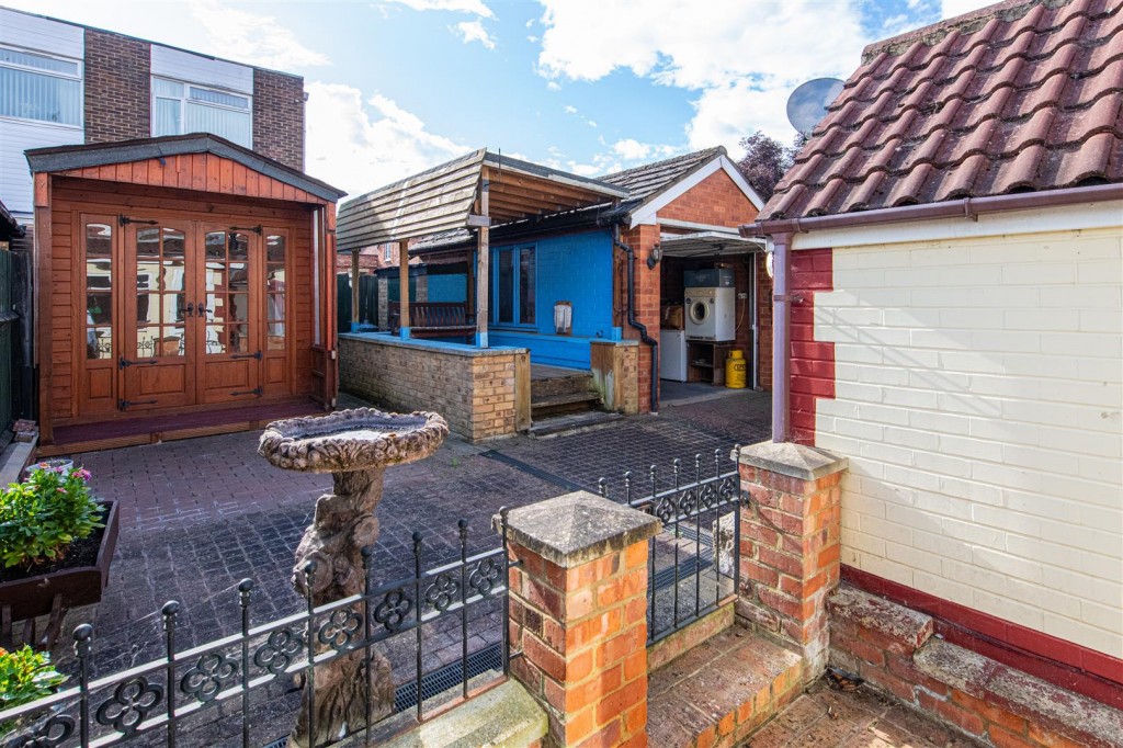 Images for Milton Street, Higham Ferrers EAID:oscarjamesapi BID:8