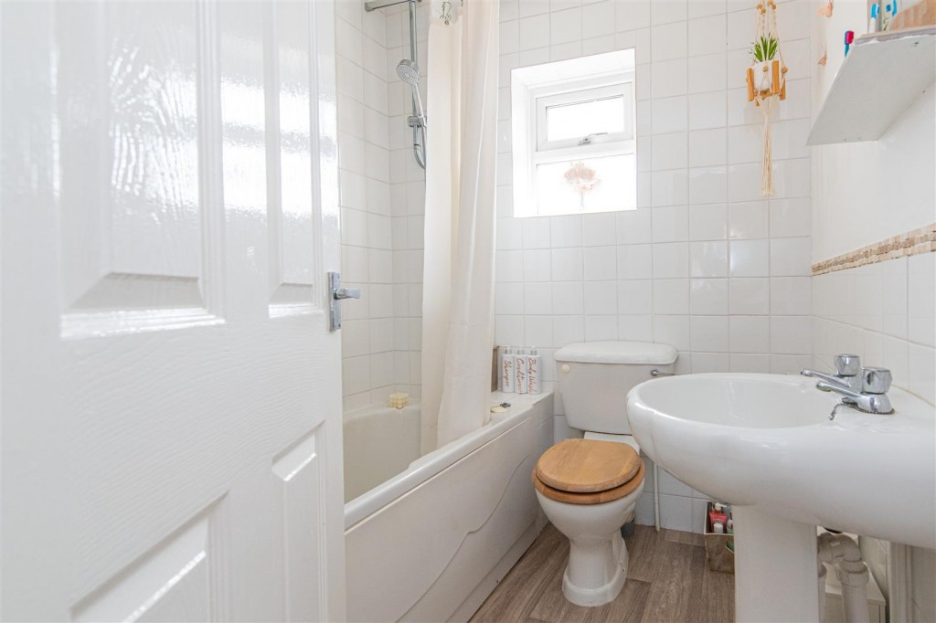 Images for Swale Drive, Wellingborough EAID:oscarjamesapi BID:6