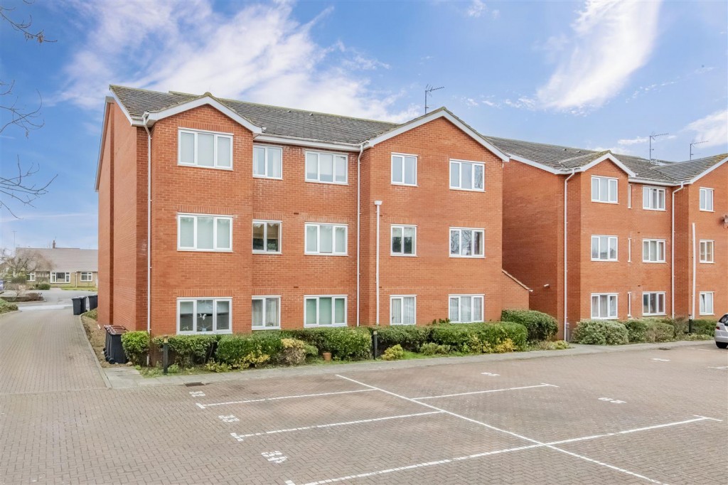 image of 26, Knoll Court, Reservoir Road