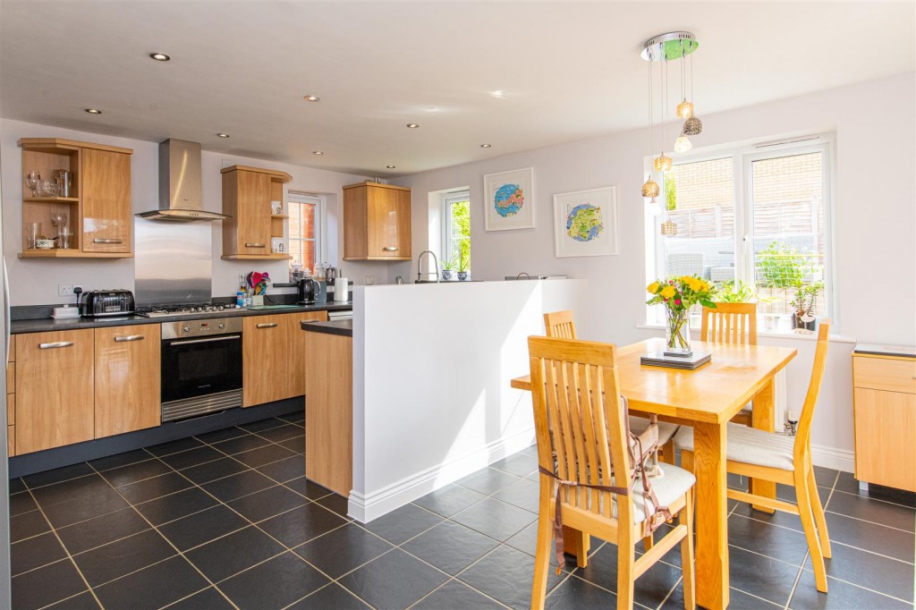 Images for Kempton Close, Corby EAID:oscarjamesapi BID:4