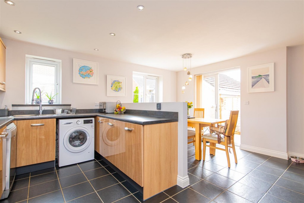 Images for Kempton Close, Corby EAID:oscarjamesapi BID:4