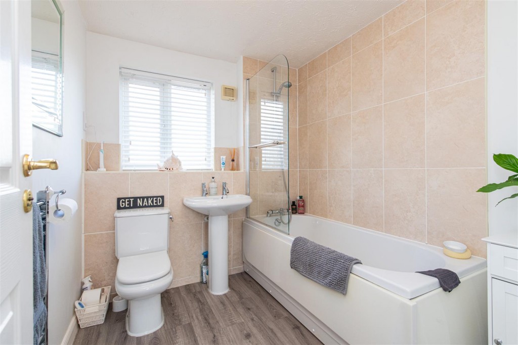 Images for Eyam Close, Desborough EAID:oscarjamesapi BID:2