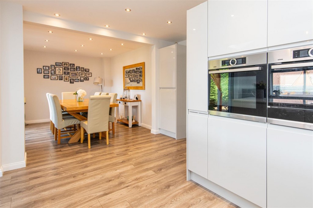 Images for Eyam Close, Desborough EAID:oscarjamesapi BID:2