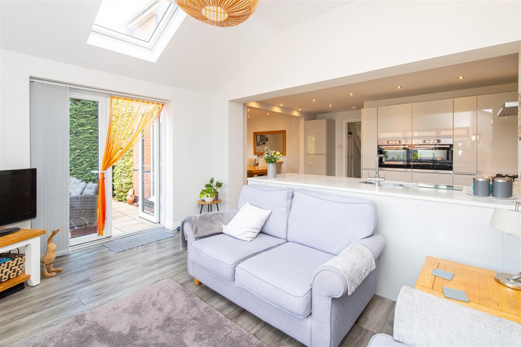 Images for Eyam Close, Desborough EAID:oscarjamesapi BID:2