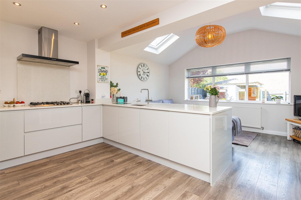 Images for Eyam Close, Desborough EAID:oscarjamesapi BID:2