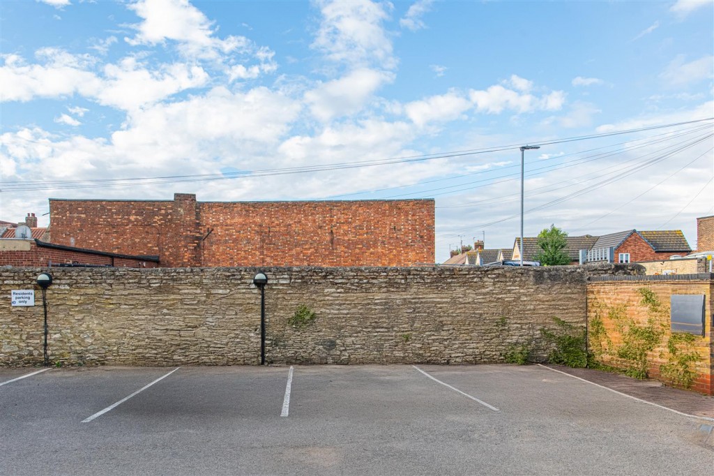Images for Westfields Terrace, Higham Ferrers EAID:oscarjamesapi BID:2