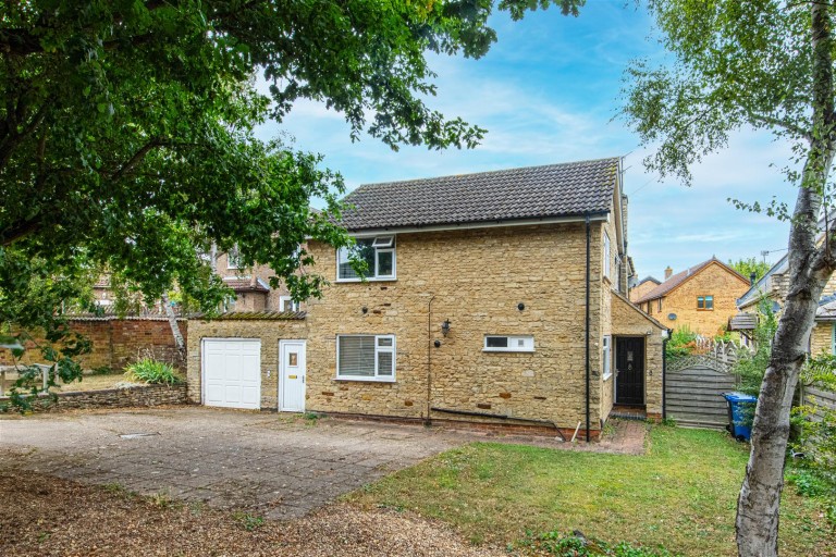 Bakehouse Lane, Burton Latimer - EAID:oscarjamesapi, BID:3