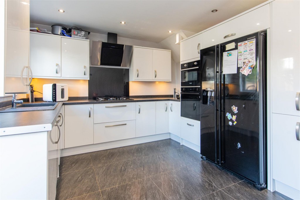 Images for Betony Walk, Rushden EAID:oscarjamesapi BID:8
