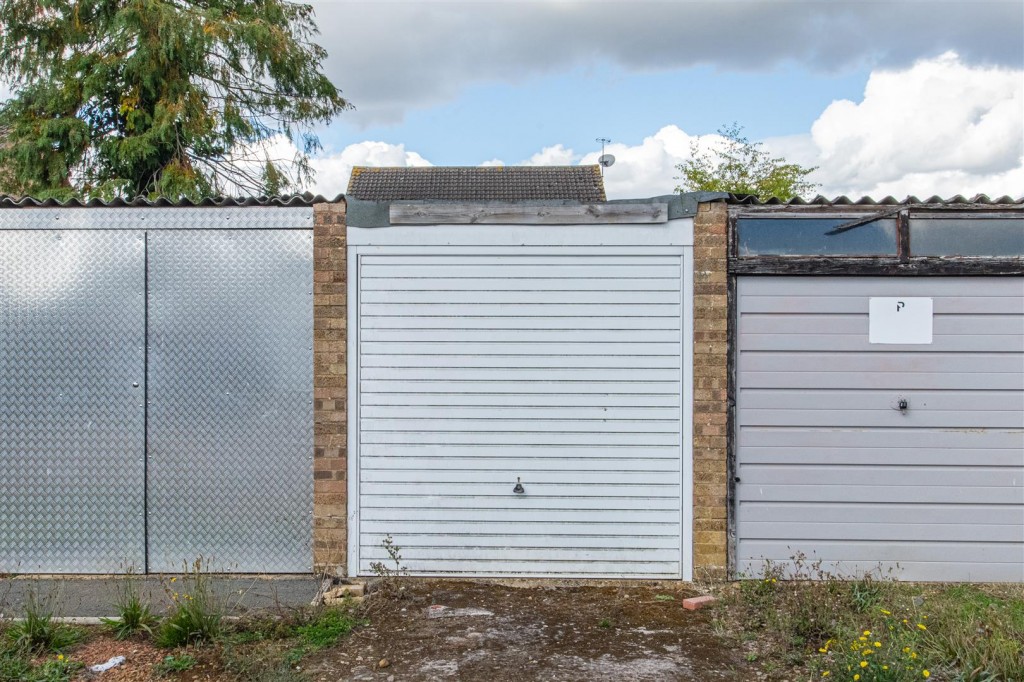 Images for Hazel Close, Hartwell, Northampton EAID:oscarjamesapi BID:1