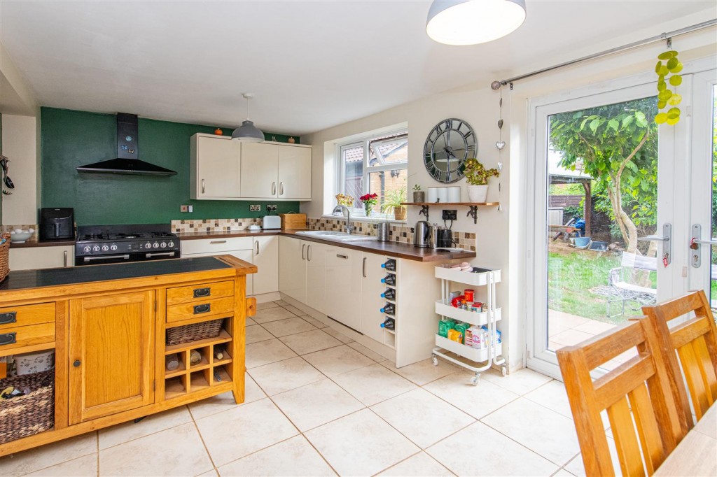 Images for Kingfisher Way, Burton Latimer EAID:oscarjamesapi BID:3