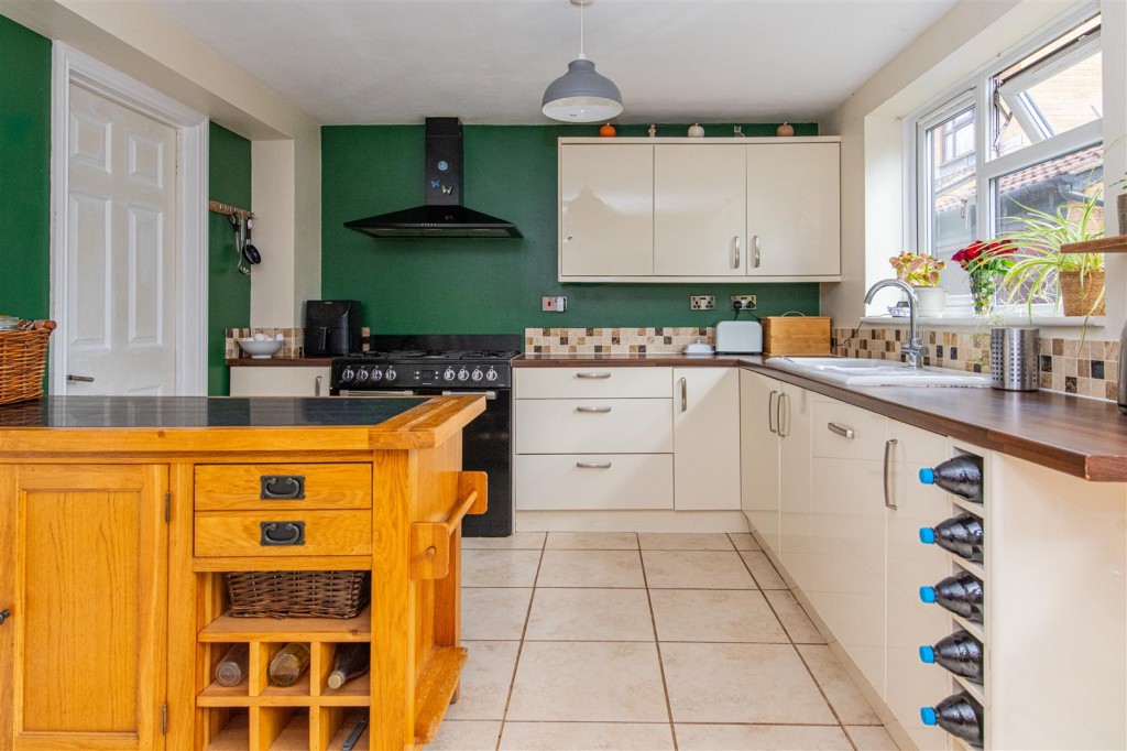 Images for Kingfisher Way, Burton Latimer EAID:oscarjamesapi BID:3