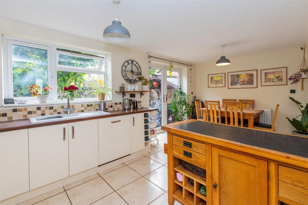 Images for Kingfisher Way, Burton Latimer EAID:oscarjamesapi BID:3