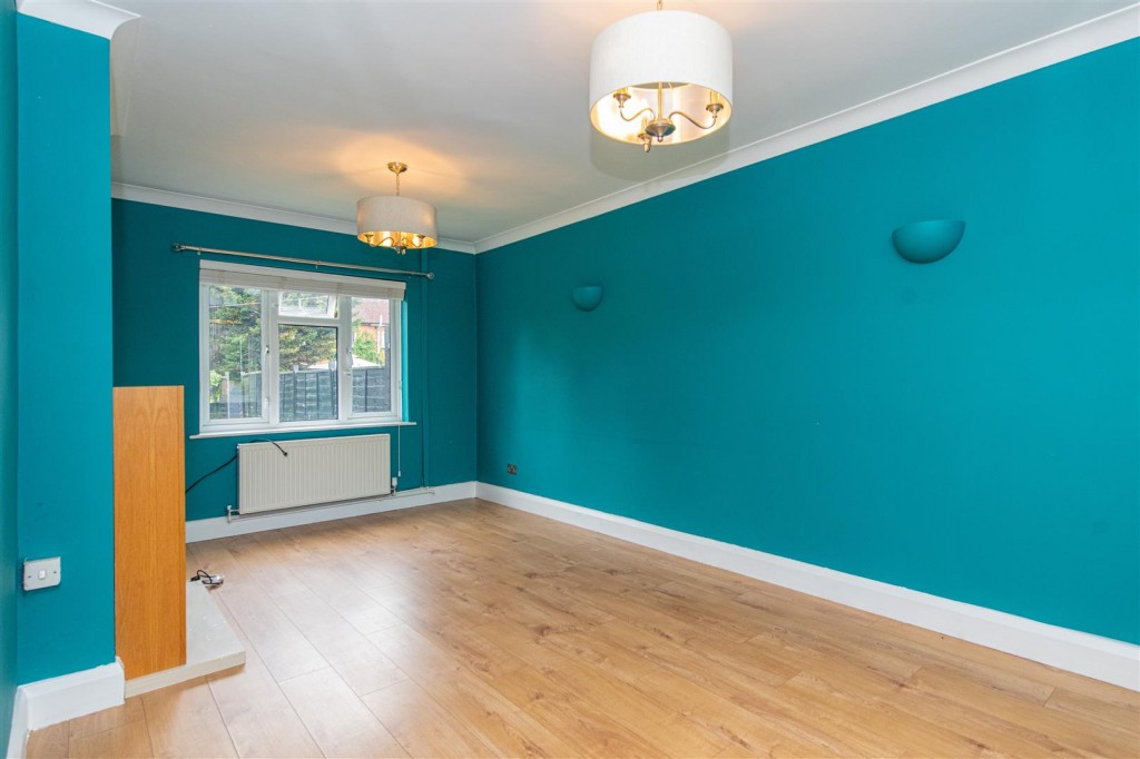 Images for Latimer Road, Corby EAID:oscarjamesapi BID:4