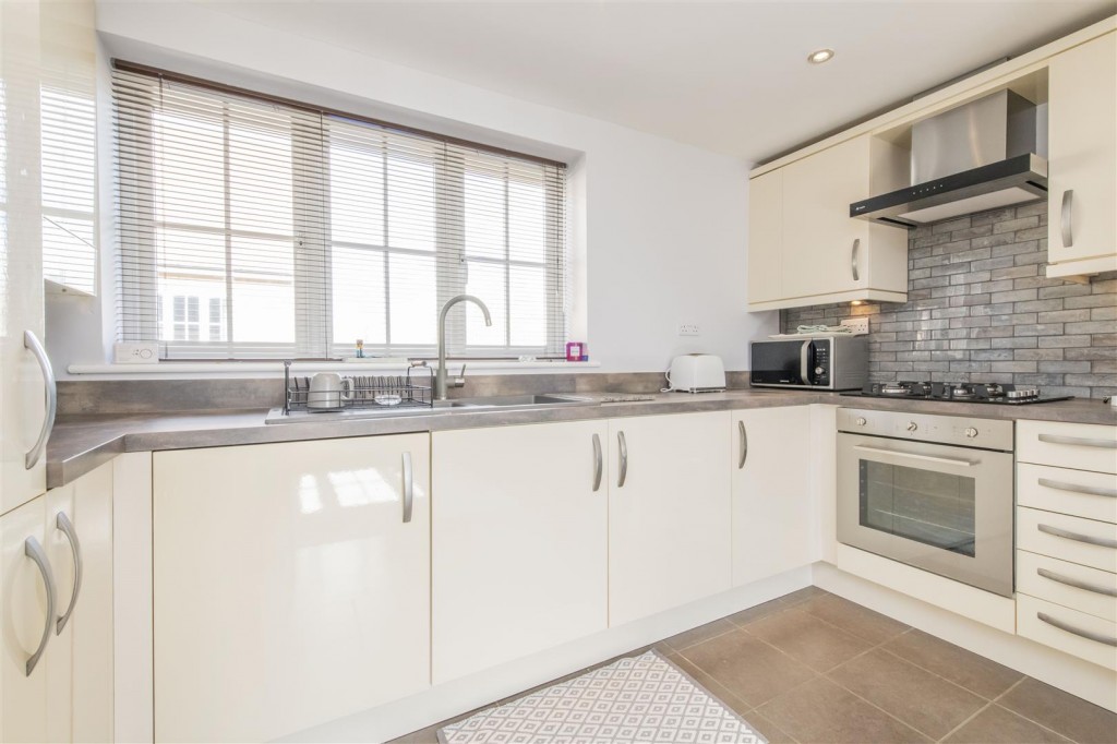 Images for Kesteven Way, Corby EAID:oscarjamesapi BID:2