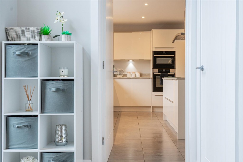 Images for Lake Drive, Weldon, Corby EAID:oscarjamesapi BID:4