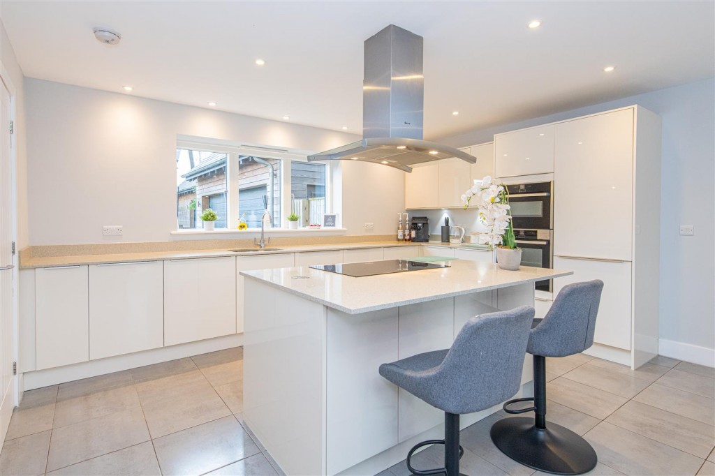 Images for Lake Drive, Weldon, Corby EAID:oscarjamesapi BID:4