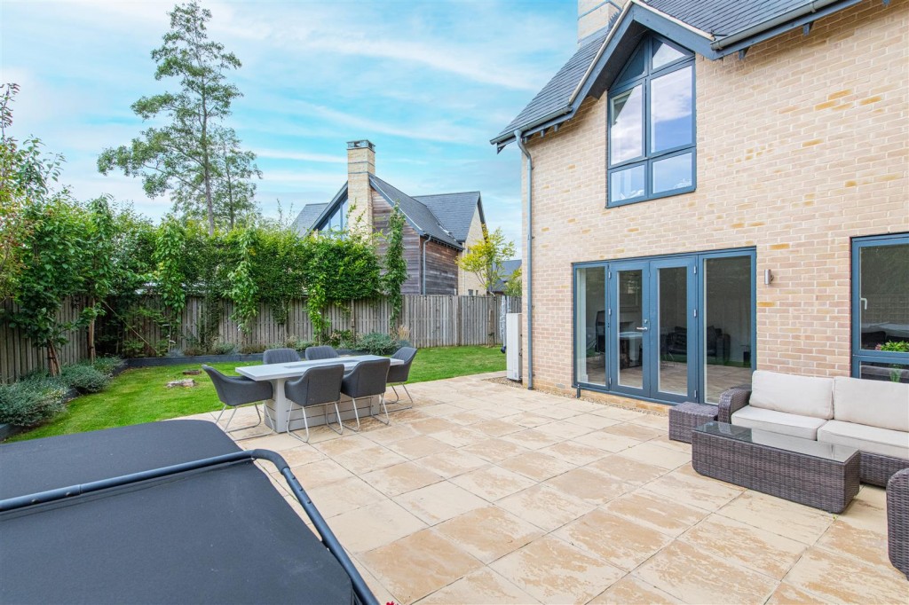 Images for Lake Drive, Weldon, Corby EAID:oscarjamesapi BID:4