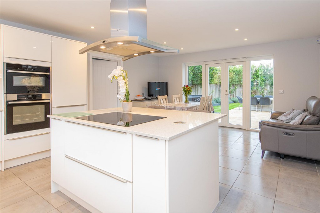 Images for Lake Drive, Weldon, Corby EAID:oscarjamesapi BID:4