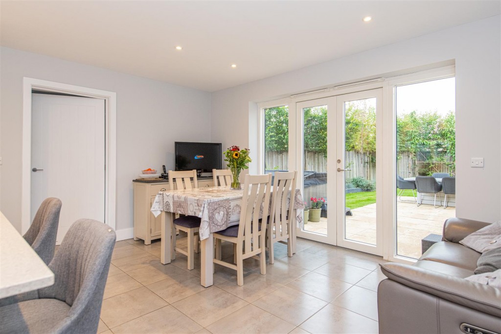 Images for Lake Drive, Weldon, Corby EAID:oscarjamesapi BID:4