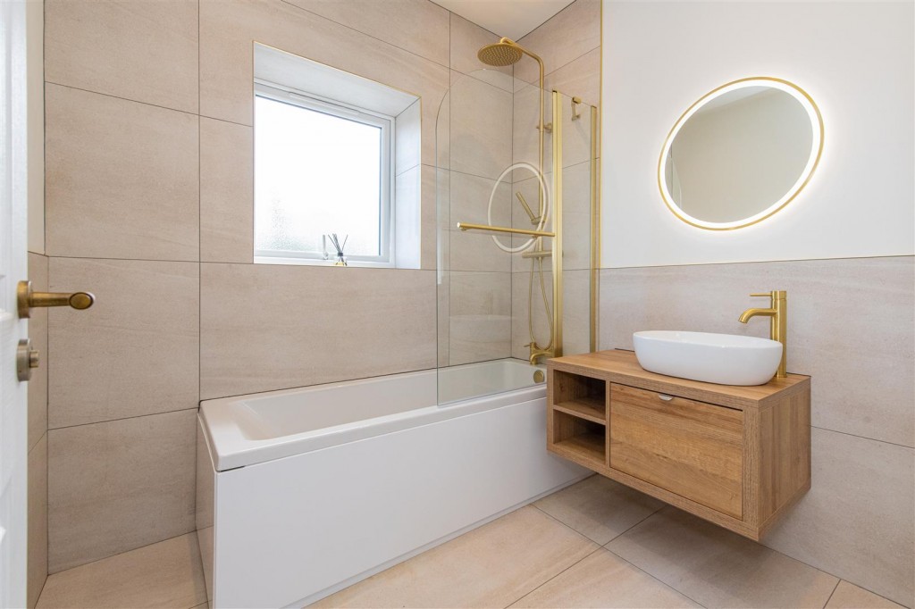 Images for Corby Road, Weldon, Corby EAID:oscarjamesapi BID:4