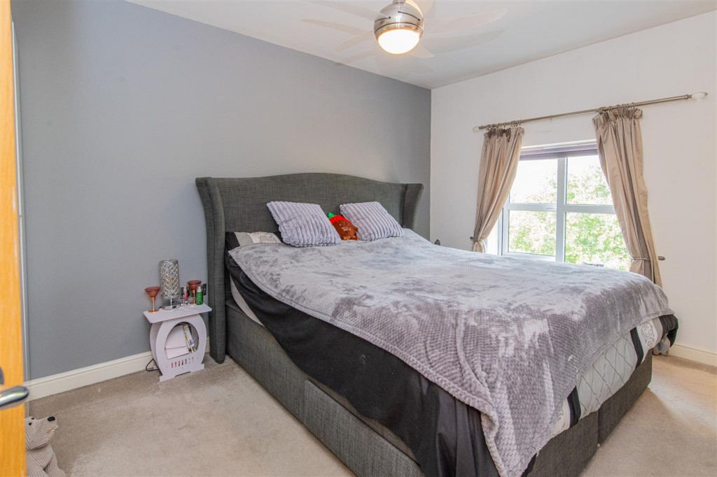 Images for School Lane, Higham Ferrers EAID:oscarjamesapi BID:8