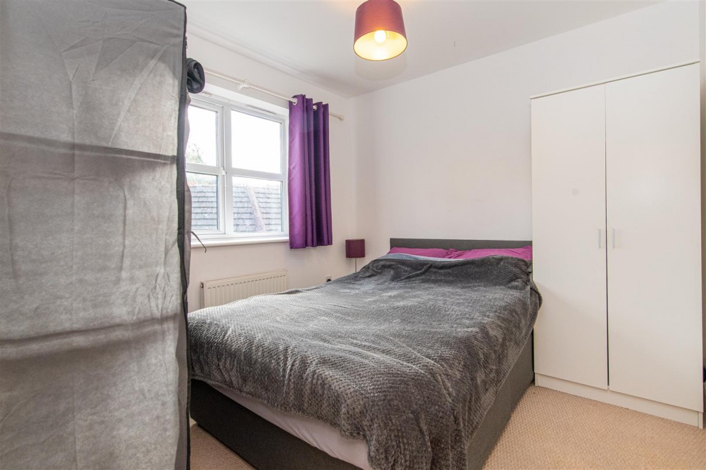 Images for School Lane, Higham Ferrers EAID:oscarjamesapi BID:8