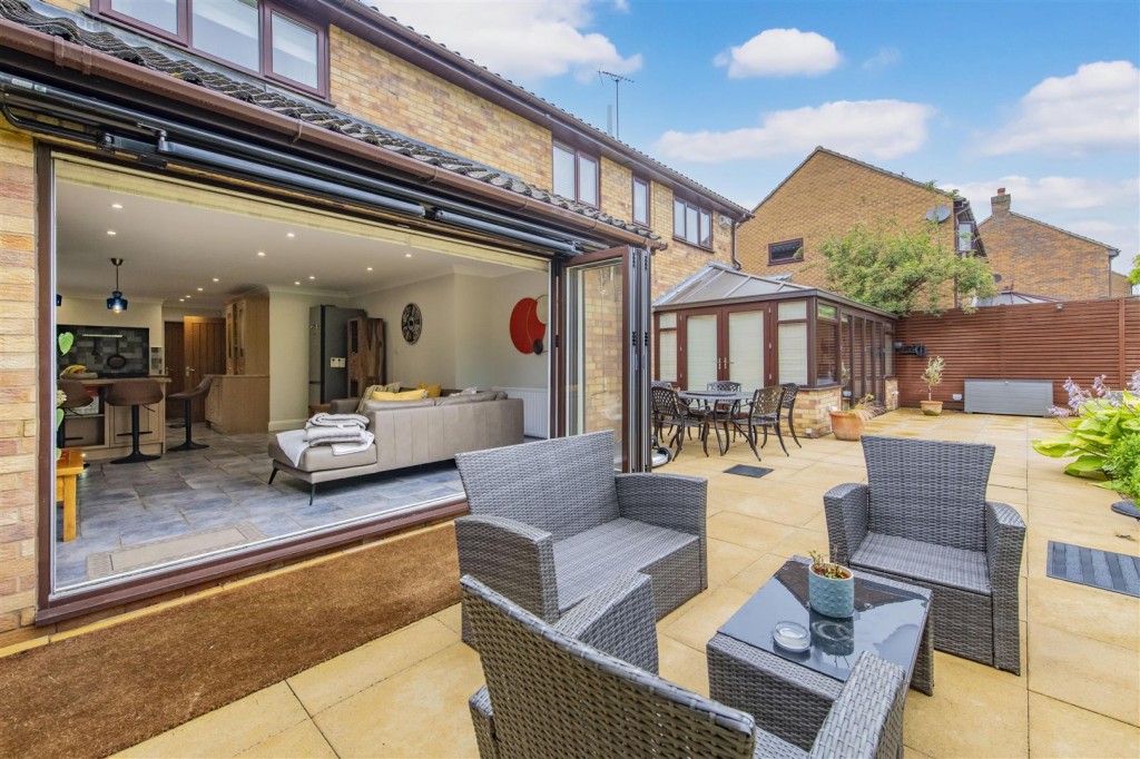 Images for Wold Road, Burton Latimer EAID:oscarjamesapi BID:2