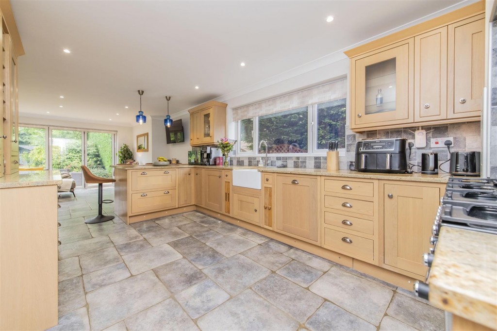 Images for Wold Road, Burton Latimer EAID:oscarjamesapi BID:2