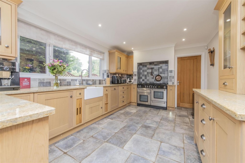 Images for Wold Road, Burton Latimer EAID:oscarjamesapi BID:2