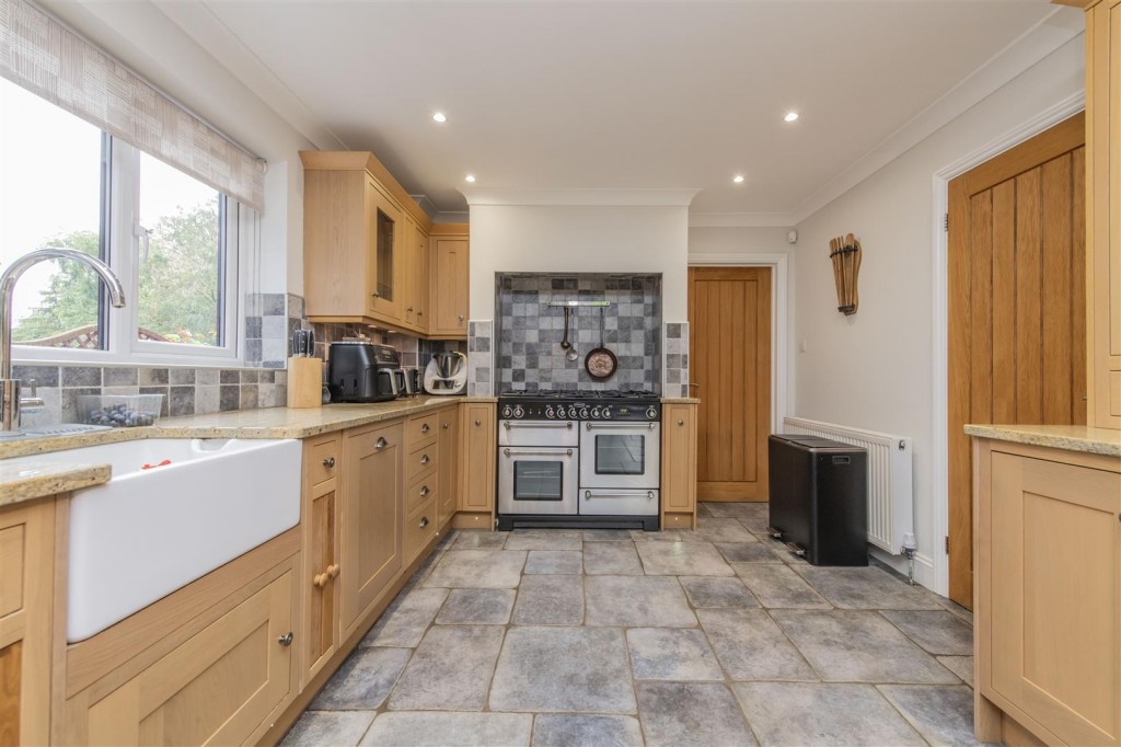 Images for Wold Road, Burton Latimer EAID:oscarjamesapi BID:2