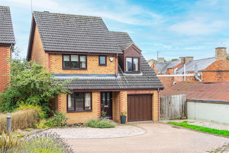 St. Peters Court, Raunds - EAID:oscarjamesapi, BID:8