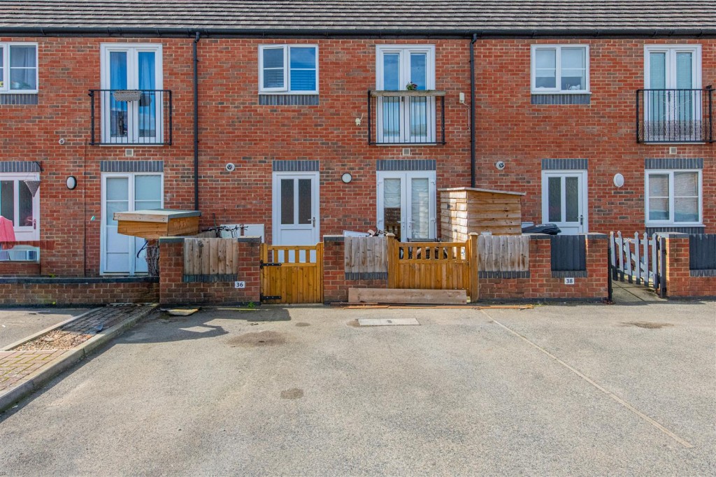 Images for Commercial Street, Higham Ferrers EAID:oscarjamesapi BID:8