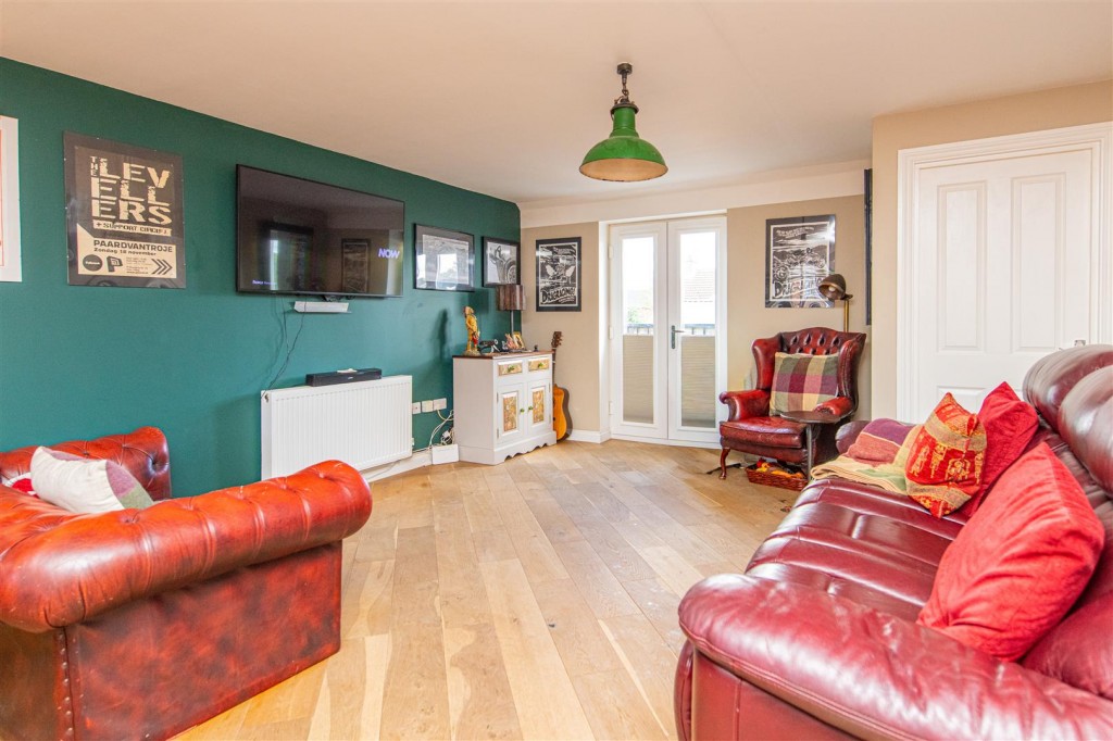 Images for Commercial Street, Higham Ferrers EAID:oscarjamesapi BID:8