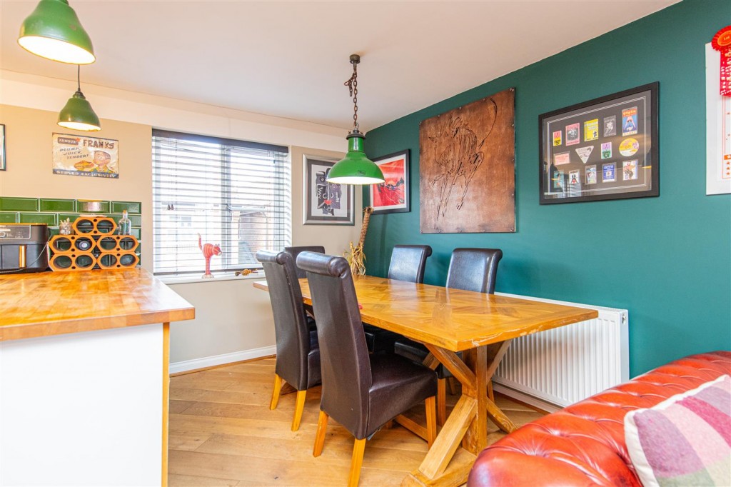 Images for Commercial Street, Higham Ferrers EAID:oscarjamesapi BID:8