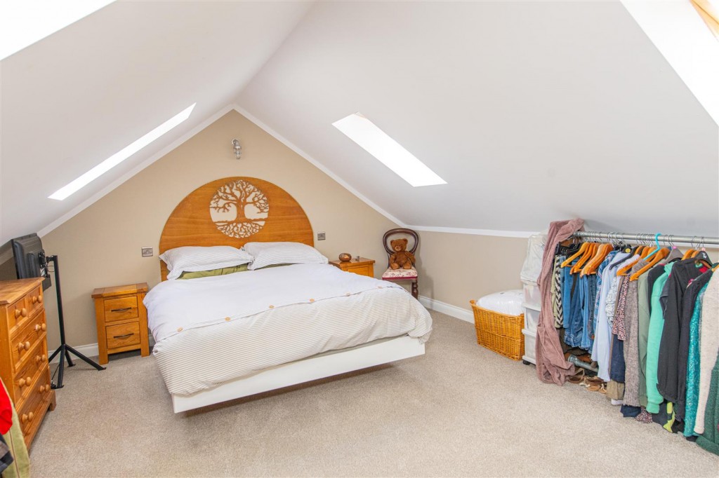 Images for Commercial Street, Higham Ferrers EAID:oscarjamesapi BID:8