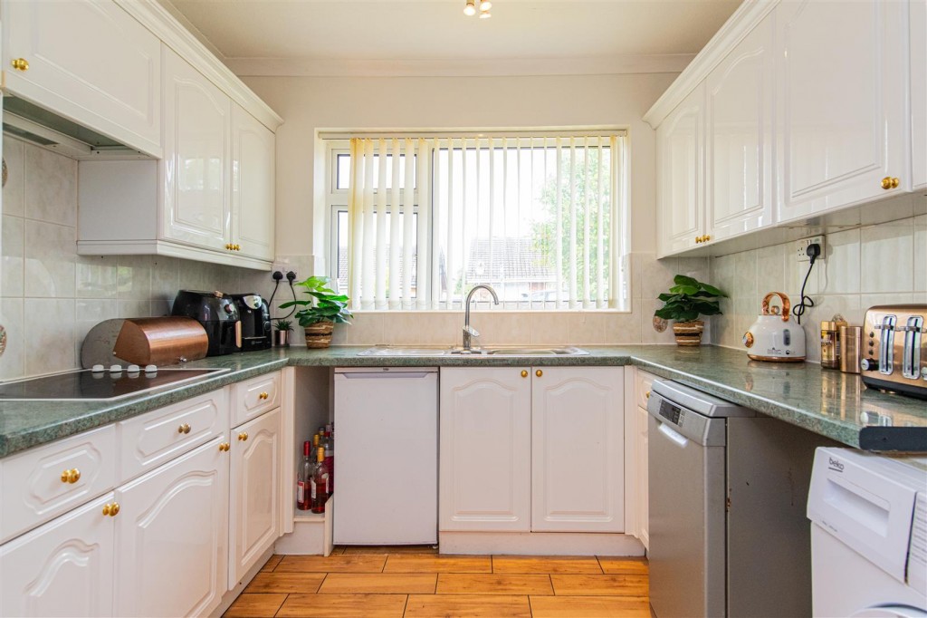 Images for Isebrook Court, Burton Latimer EAID:oscarjamesapi BID:3