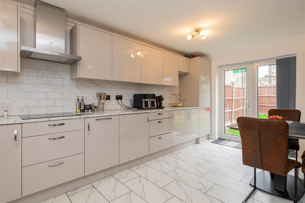 Images for Whiteford Drive, Kettering EAID:oscarjamesapi BID:2