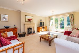 Images for Cricketers Green, Weldon, Corby