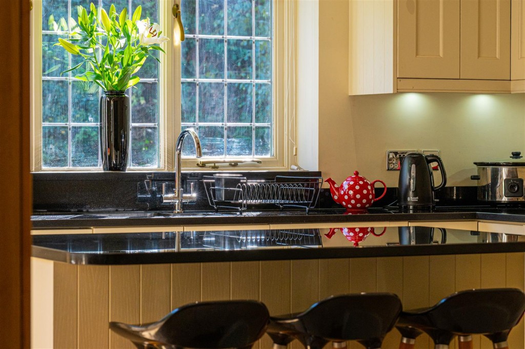 Images for Cricketers Green, Weldon, Corby EAID:oscarjamesapi BID:4