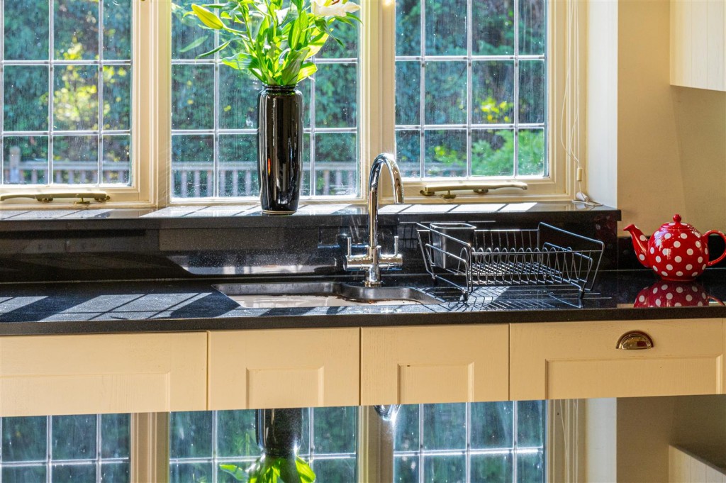 Images for Cricketers Green, Weldon, Corby EAID:oscarjamesapi BID:4