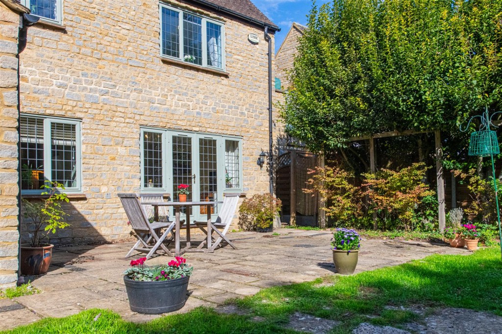 Images for Cricketers Green, Weldon, Corby EAID:oscarjamesapi BID:4