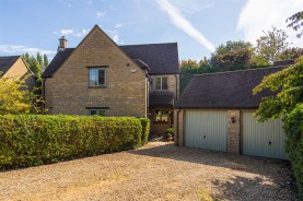 Images for Cricketers Green, Weldon, Corby