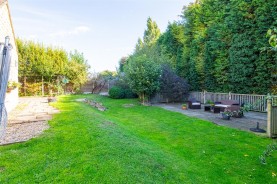 Images for Cricketers Green, Weldon, Corby