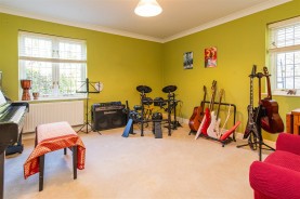 Images for Cricketers Green, Weldon, Corby