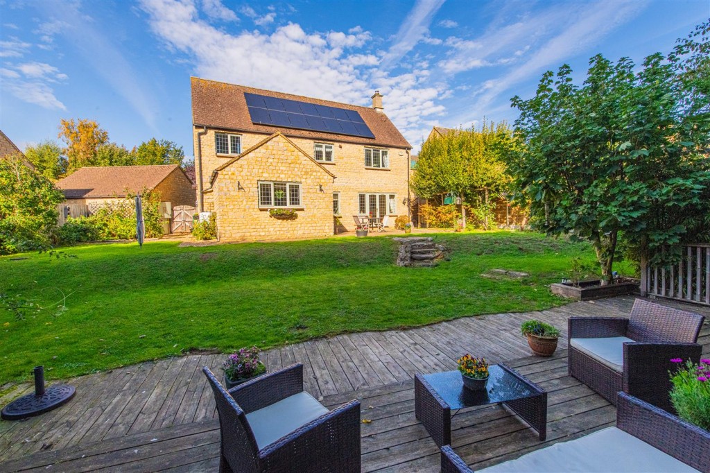 Images for Cricketers Green, Weldon, Corby EAID:oscarjamesapi BID:4