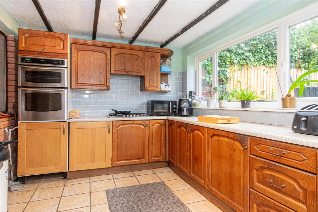 Images for Henshaw Road, Wellingborough EAID:oscarjamesapi BID:6