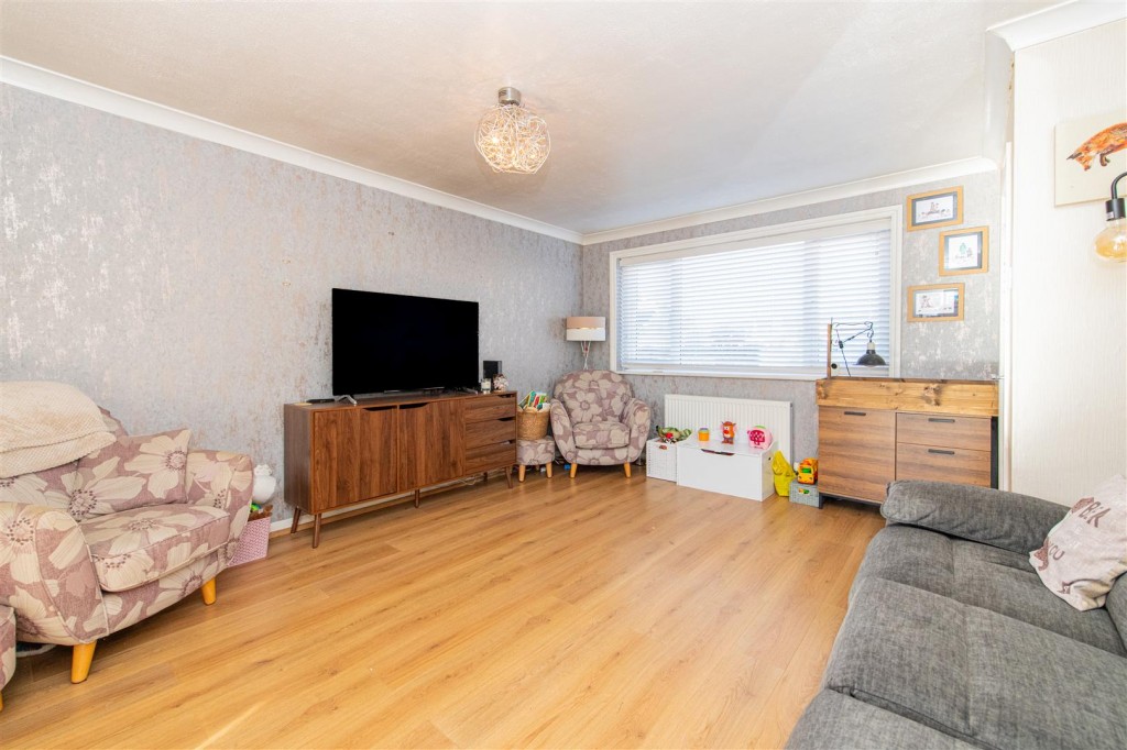 Images for Churchill Way, Burton Latimer EAID:oscarjamesapi BID:3