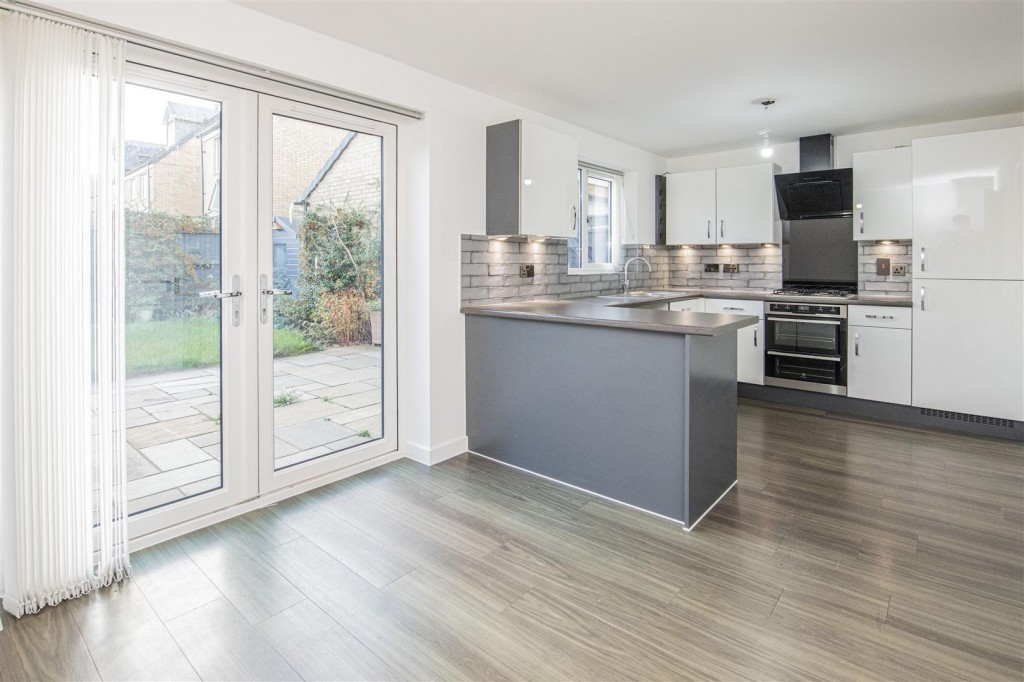 Images for Green Crescent, Desborough EAID:oscarjamesapi BID:2