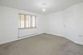Images for Green Crescent, Desborough